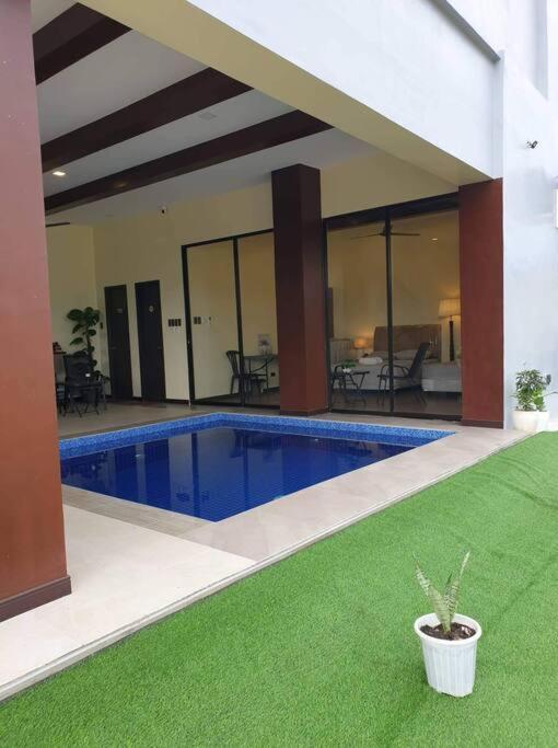 Mountain Facing Villa With Private Pool มันดาเวซิตี้ ภายนอก รูปภาพ